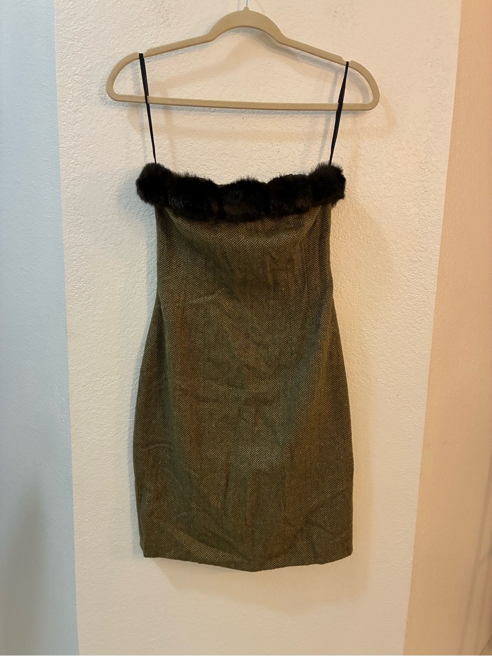 Shoshanna Olive Green Strapless Sheath Dress with Black Faux-Fur Trim Wool Blend